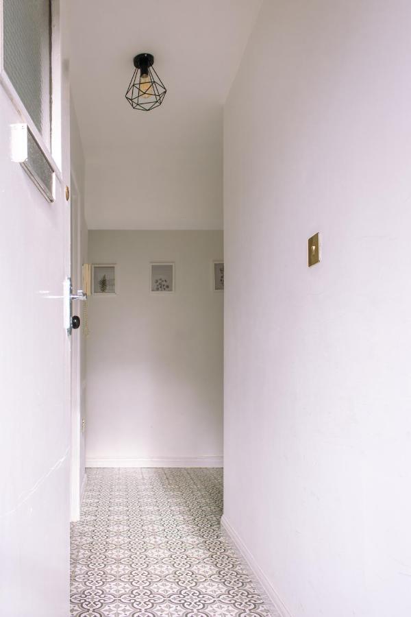 Nice 4 Bedroom Apartment Near City Centre 2-Min Walk To Metro !! Business & Family Friendly!! London Exterior photo