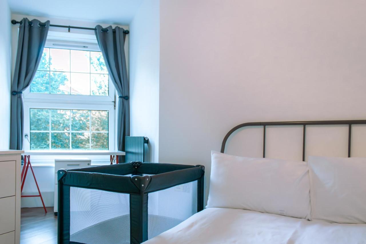 Nice 4 Bedroom Apartment Near City Centre 2-Min Walk To Metro !! Business & Family Friendly!! London Exterior photo